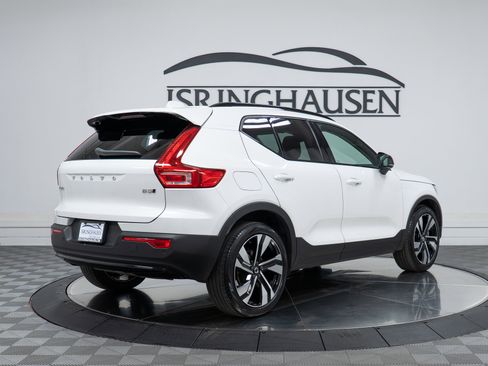 Used 2023 Volvo XC40 B5 Ultimate w/ Protection Package Premier AWD/4WD image 5
