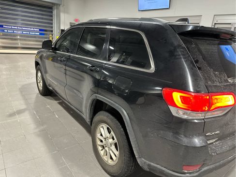 Used 2018 Jeep Grand Cherokee Laredo image 4