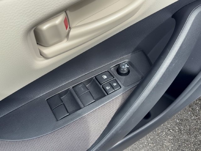 Used 2025 Toyota Corolla LE w/ Convenience Package FWD image 14