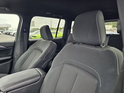 Used 2024 Jeep Grand Cherokee Laredo RWD image 18