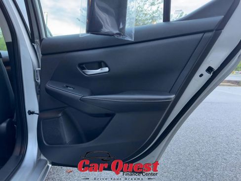 Used 2022 Nissan Sentra SV FWD image 17