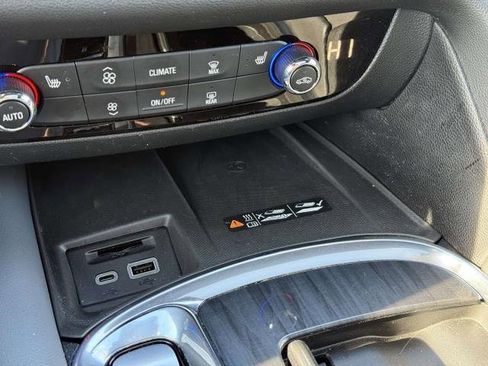 Used 2022 Buick Enclave Essence w/ Experience Buick Package image 29