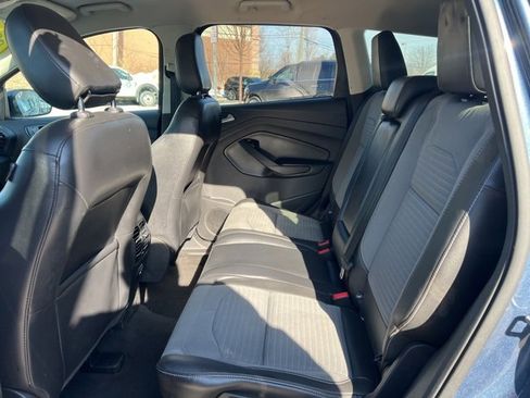 Used 2018 Ford Escape SE w/ SE Sport Appearance Package image 16