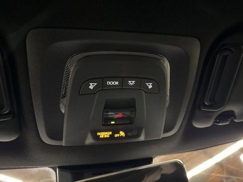 Used 2025 Toyota Corolla SE image 20