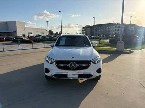 Used 2023 Mercedes-Benz GLC 300 4MATIC image 3