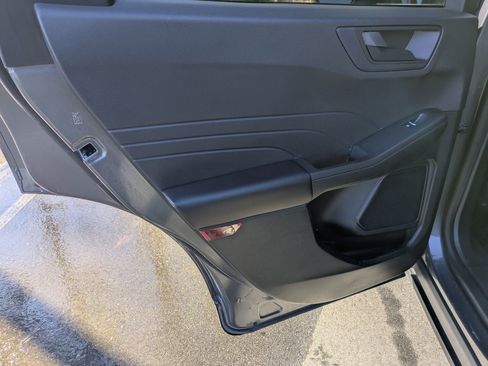 Used 2022 Ford Escape SE w/ Cold Weather Package image 23