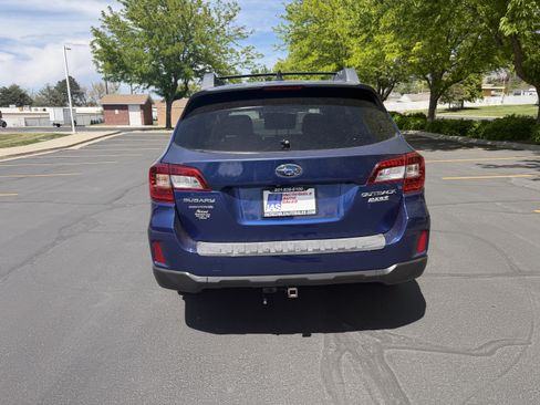 Used 2016 Subaru Outback 2.5i Premium AWD/4WD image 8