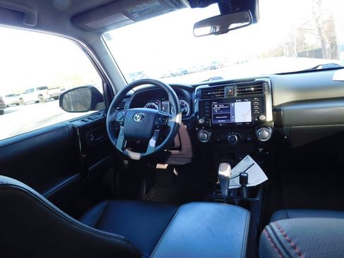 Used 2022 Toyota 4Runner TRD Off-Road Premium image 6