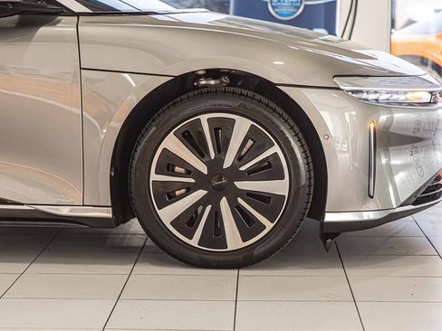 Used 2024 Lucid Air Touring image 12