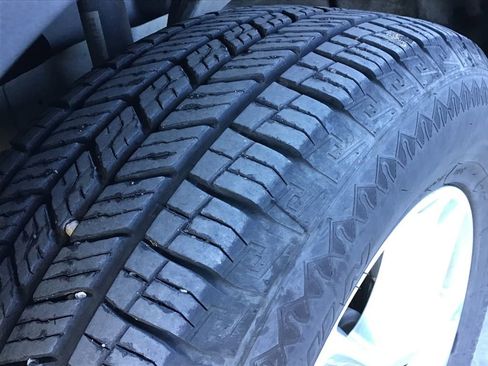 Used 2023 Jeep Grand Cherokee L Laredo image 30