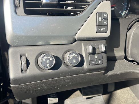 Used 2018 Chevrolet Tahoe LT w/ Luxury Package image 17