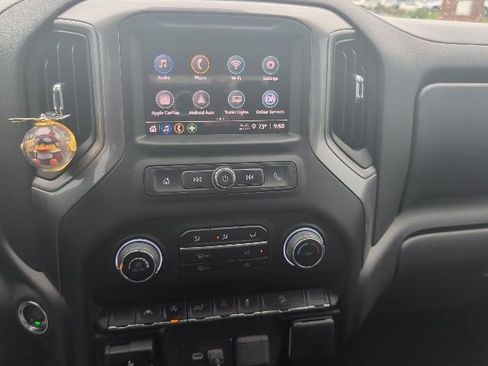 Used 2025 Chevrolet Silverado 1500 Custom Trail Boss w/ LPO, Dark Essentials Package AWD/4WD image 18