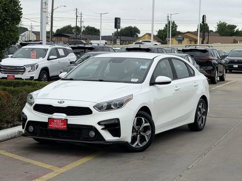 Used 2020 Kia Forte LXS FWD image 2