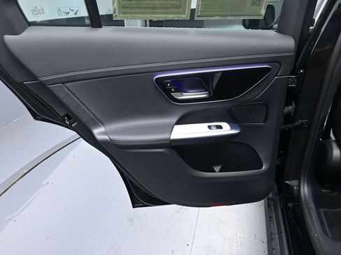 Used 2025 Mercedes-Benz GLC 300 GLC 300 image 27