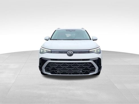 New 2026 Volkswagen Taos SEL AWD/4WD image 2