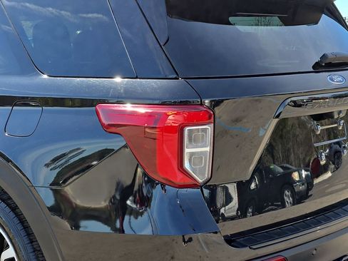 Used 2022 Ford Explorer ST-Line w/ Class IV Trailer Tow Package image 39