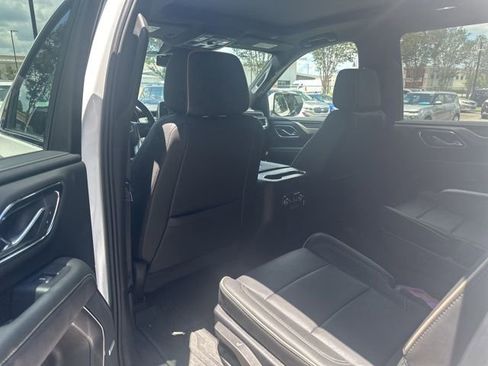Used 2024 GMC Yukon XL SLT w/ SLT Luxury Package AWD/4WD image 28