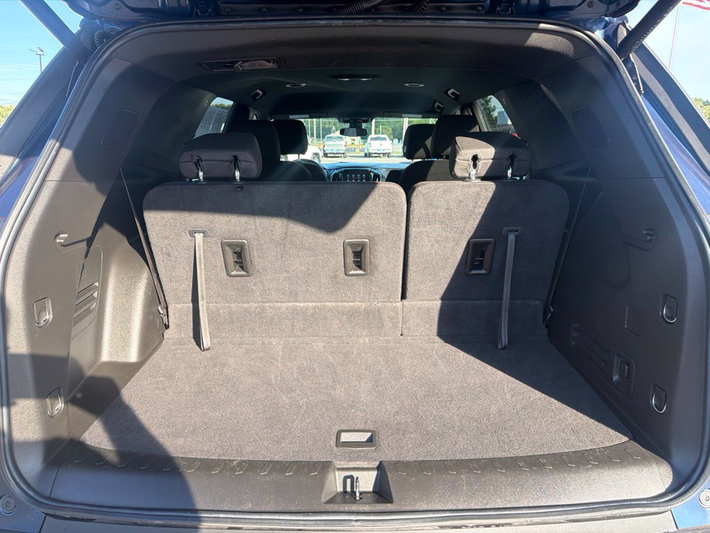 Used 2023 Chevrolet Traverse LT FWD image 14