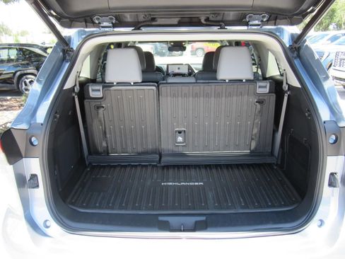 Used 2023 Toyota Highlander Limited FWD image 37