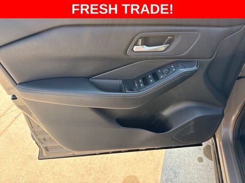 Used 2025 Nissan Rogue SV AWD/4WD image 10