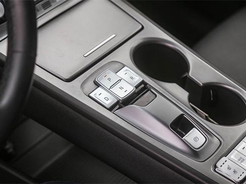 Certified 2022 Hyundai Kona Limited image 23