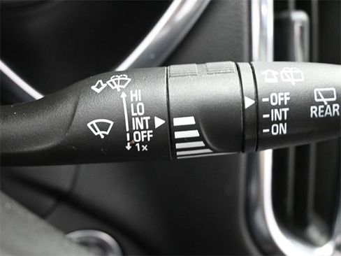 Used 2020 Chevrolet Equinox LT image 27