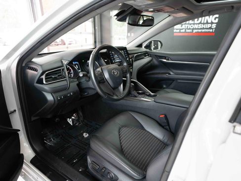 Used 2024 Toyota Camry SE w/ Convenience Package image 8