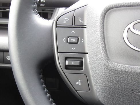 Used 2026 Toyota Prius LE AWD/4WD image 23
