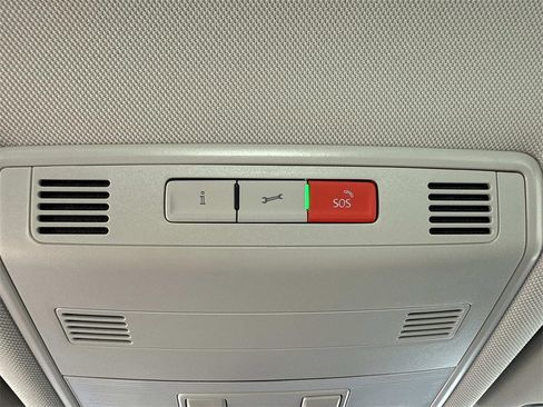 Used 2024 Volkswagen Jetta SE image 22