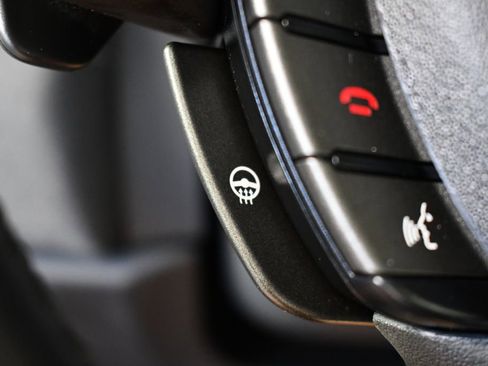 Used 2019 Land Rover Range Rover Evoque SE Premium image 33