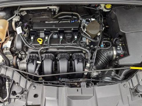 Used 2016 Ford Focus Titanium w/ Titanium Technology Package image 29