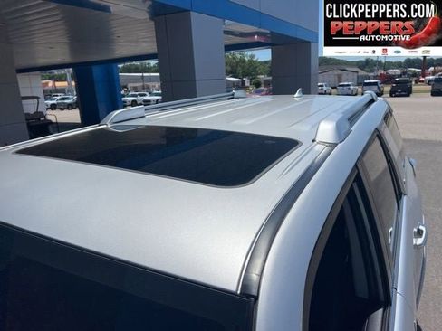 Used 2023 Toyota 4Runner Limited AWD/4WD image 3