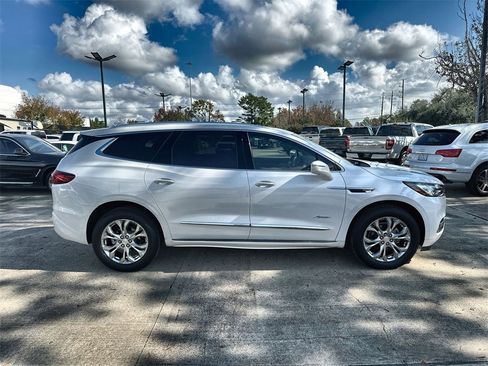 Used 2020 Buick Enclave Avenir w/ Avenir Technology Package image 10