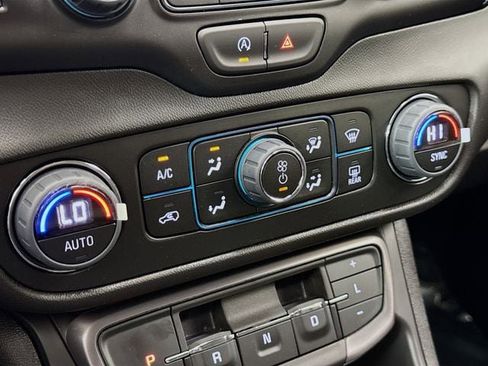 Used 2024 GMC Terrain AT4 w/ Infotainment Package II image 18