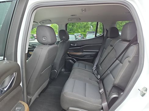 Used 2023 GMC Acadia SLE AWD/4WD image 10