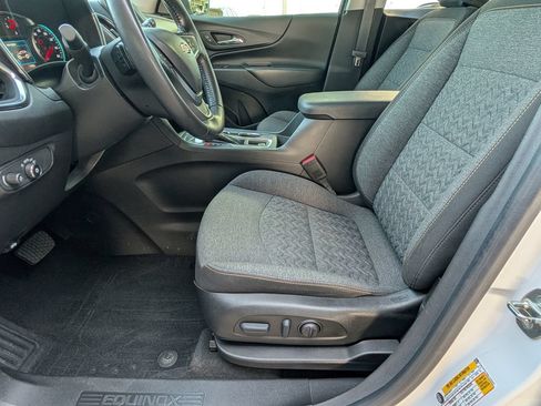 Used 2022 Chevrolet Equinox LT FWD image 12