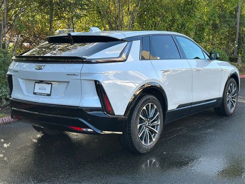 New 2026 Cadillac Lyriq Sport image 5