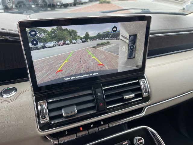 Used 2024 Lincoln Navigator Premiere AWD/4WD image 20