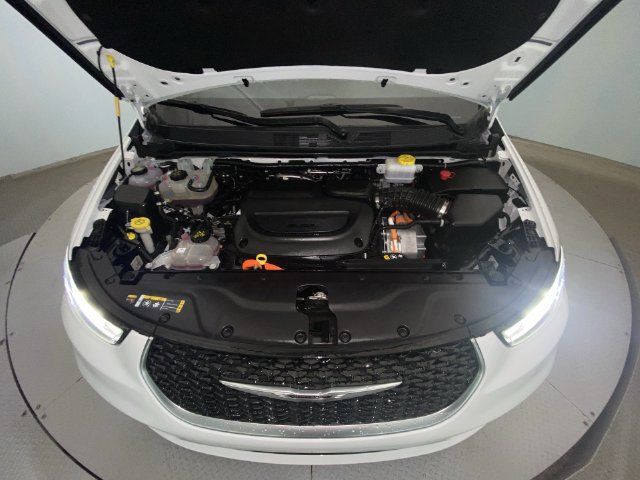 Used 2024 Chrysler Pacifica Pinnacle FWD image 27