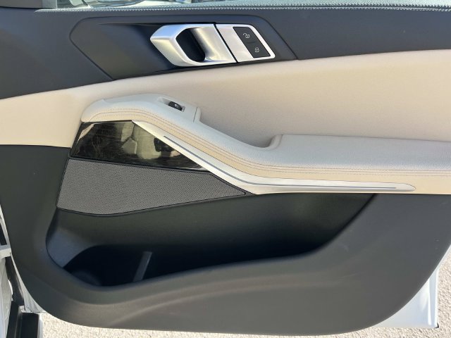 Used 2021 BMW X5 sDrive40i w/ Premium Package RWD image 28
