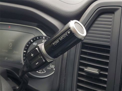 Certified 2024 Nissan Titan SV w/ SV Convenience Package image 13