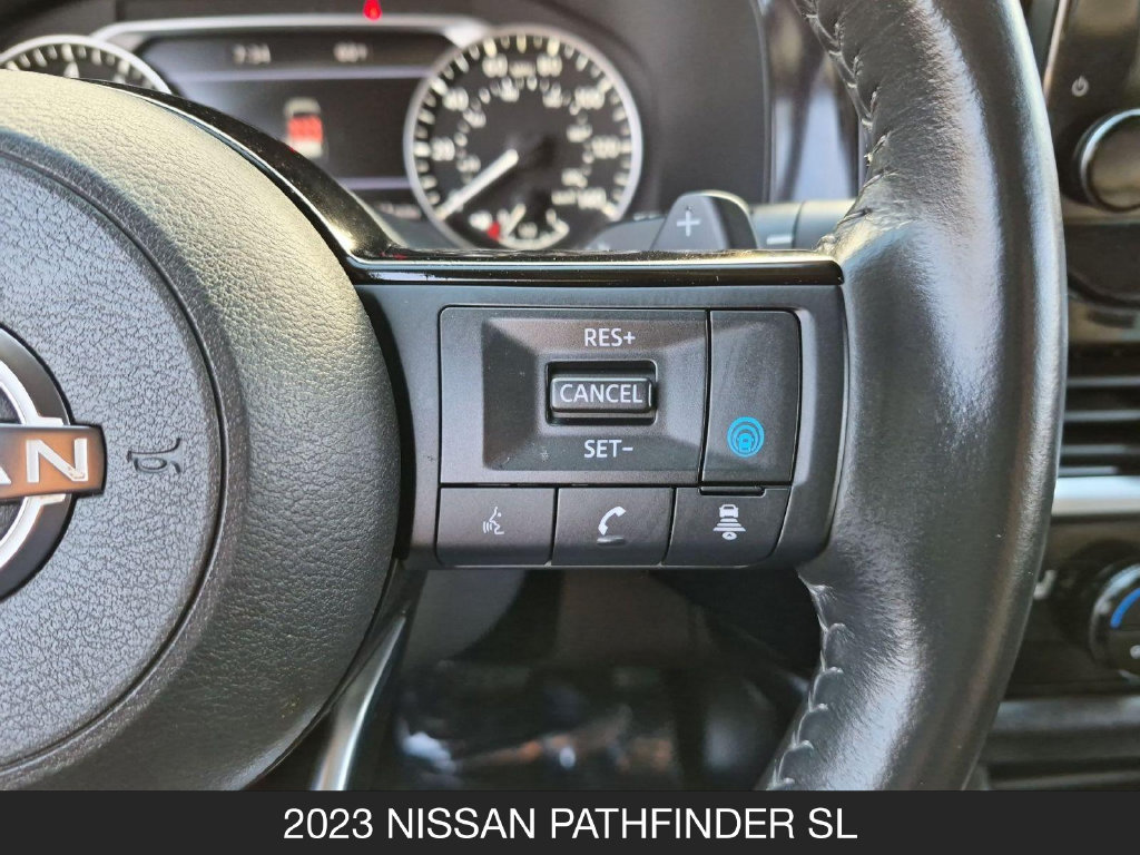 Used 2023 Nissan Pathfinder SL FWD image 18