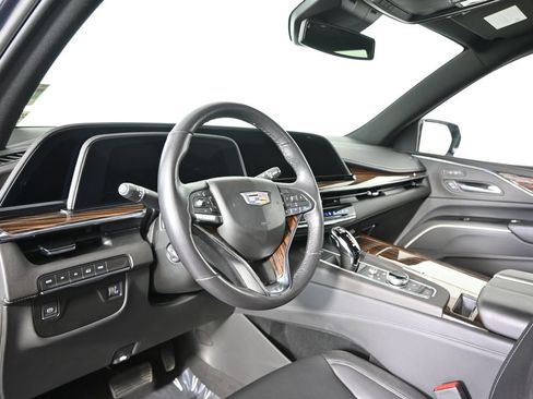 Used 2024 Cadillac Escalade ESV Luxury w/ LPO, Floor Liner Package AWD/4WD image 24