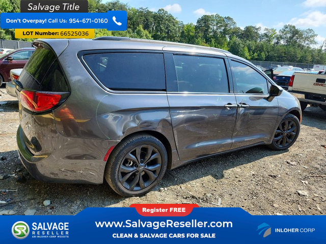 Used 2019 Chrysler Pacifica Touring-L w/ Premium Audio Group FWD image 4