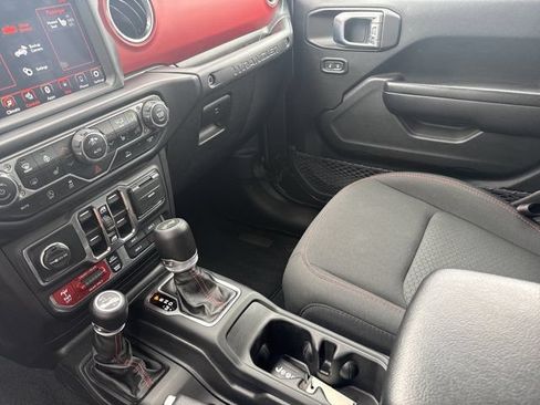 Used 2021 Jeep Wrangler Unlimited Rubicon AWD/4WD image 19