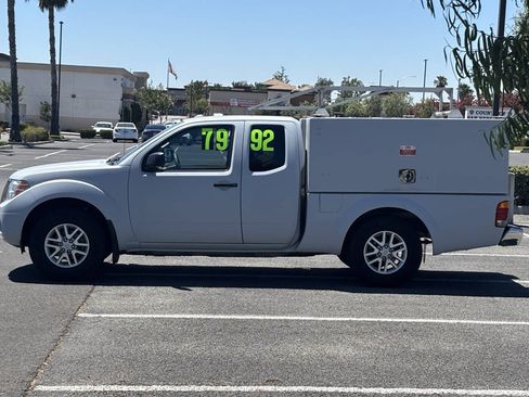 Used 2017 Nissan Frontier SV RWD image 4