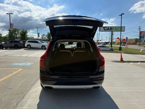Used 2016 Volvo XC90 T6 Momentum w/ Momentum Plus Package AWD/4WD image 12