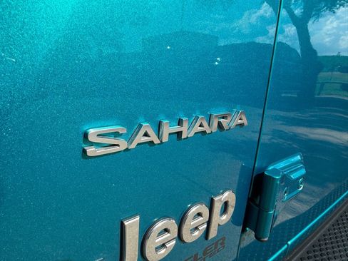Used 2020 Jeep Wrangler Unlimited Sahara AWD/4WD image 10