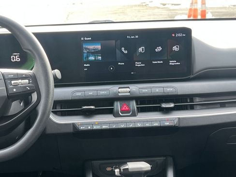 Used 2025 Kia K4 LXS image 18