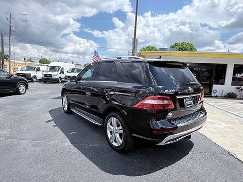 Used 2012 Mercedes-Benz ML 350 BlueTEC 4MATIC image 5